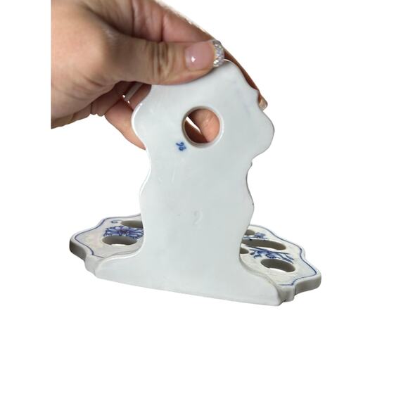 Vtg Meissen style Blue Onion Wall Utensil Holder - 10 slots- cottagecore - Picture 11 of 12